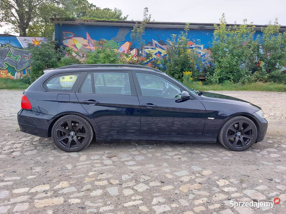 BMW E91 320D 2008r orginalny lakier bogato Rok produkcji 2008 Gdańsk