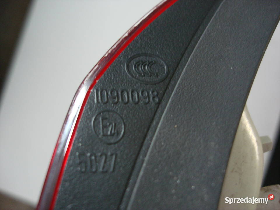 OPEL ASTRA J IV HB TYLNA PRAWA LAMPA TYŁ ZEW WEW Rok produkcji 2011 Suwałki