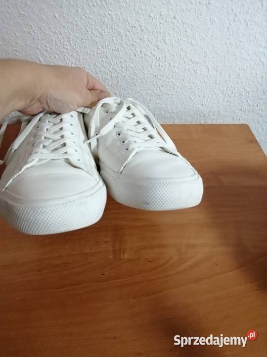 Hugo Boss białe sneakersy 50474728 B logo Aiden Zgorzelec