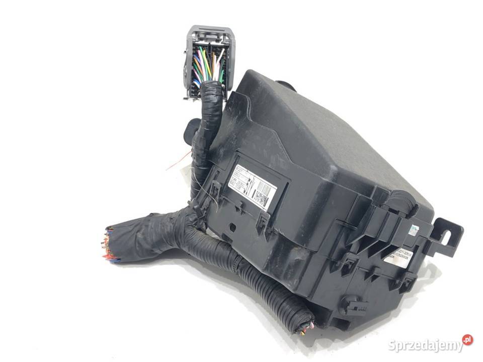 SKRZYNKA BEZPIECZNIKÓW HYUNDAI i40 Kombi 17 116 sprzedam