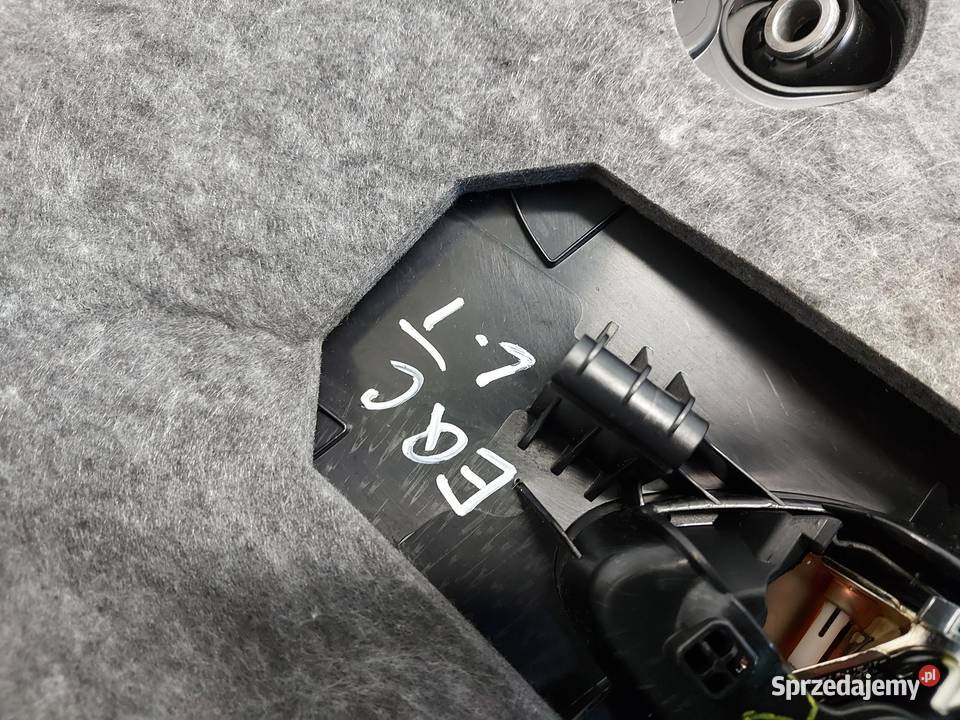 Mercedes EQC 400 W293 TAPICERKA BOCZEK DRZWI