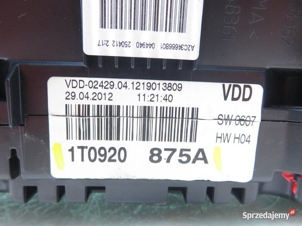 LICZNIK VW TOURAN II 1T3 20 TDI CFHC 1T0920875A Liczniki i zegary