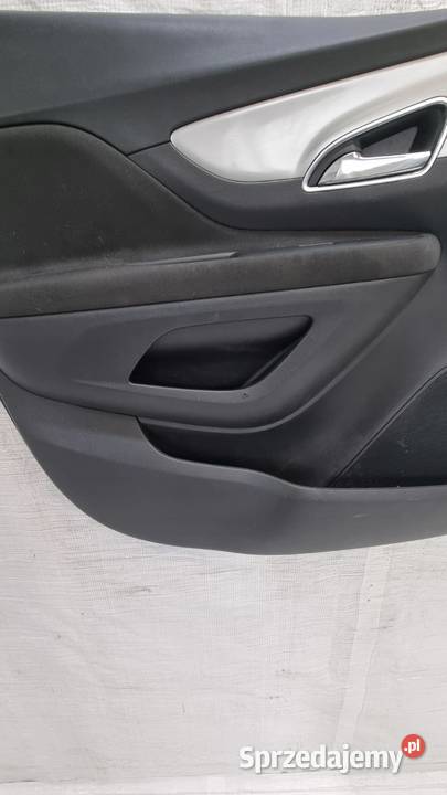 BOCZEK TAPICERKA DRZWI LEWY PRZÓD OPEL MOKKA A