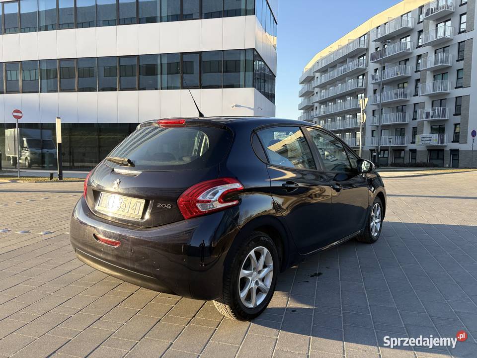 Peugeot 208 niski przebieg Rok produkcji 2013 Kraków sprzedam