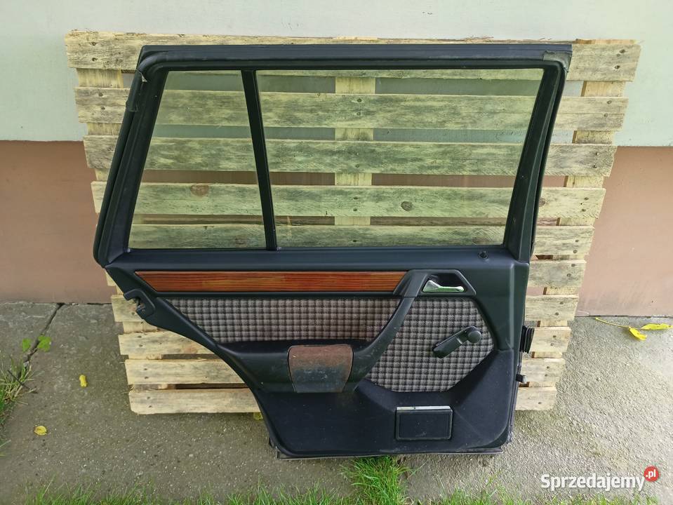 Mercedes W124 TE kombi drzwi lewe tył tylne Sieradz