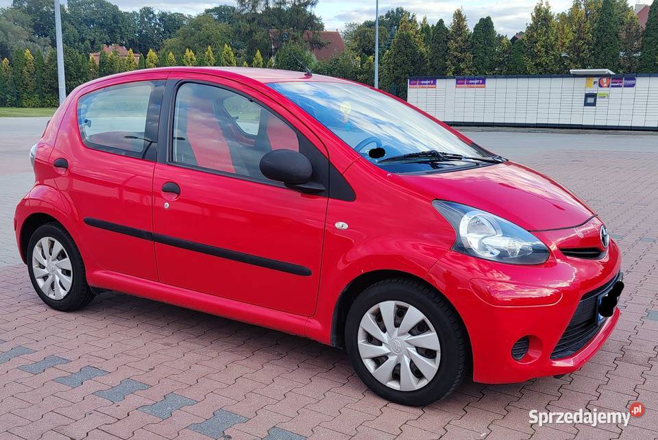 Toyota Aygo I Hatchback 5d Facelifting 1.0 VVT-i 68KM 2012