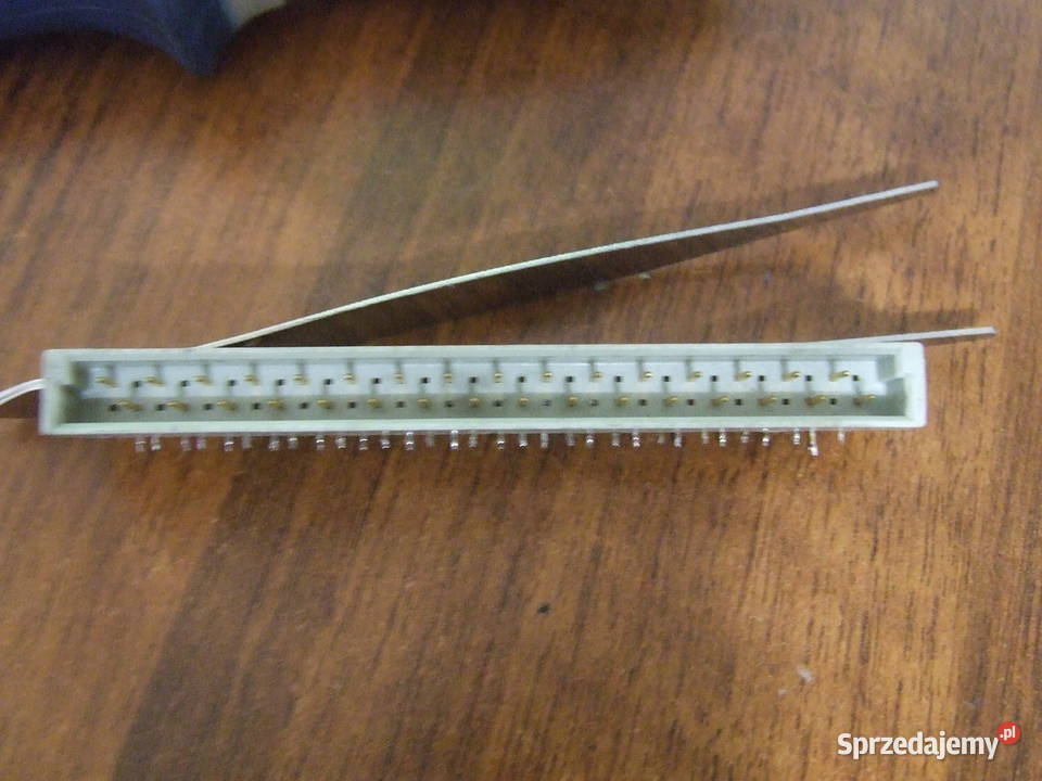 Gniazdo ELTRA 811 ZŁOTE Luborzyca