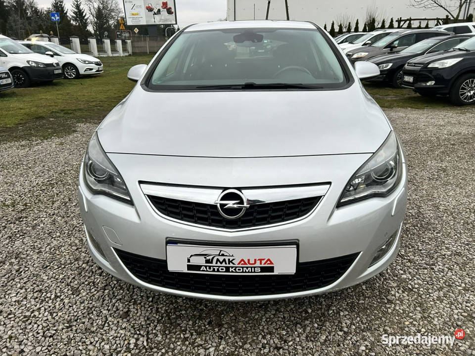 Opel Astra Cosmo J 20092019 garażowany Astra Nowe Iganie sprzedam
