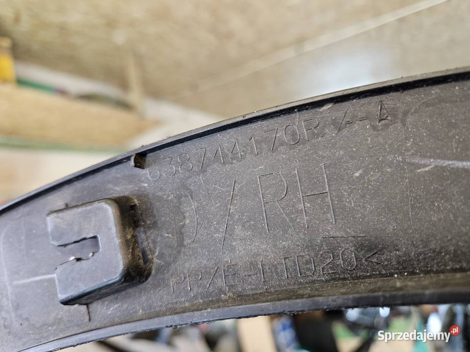 RENAULT KADJAR LISTWA BŁOTNIKA PRAWY PRZÓD PRAWA osobowe wielkopolskie Międzychód