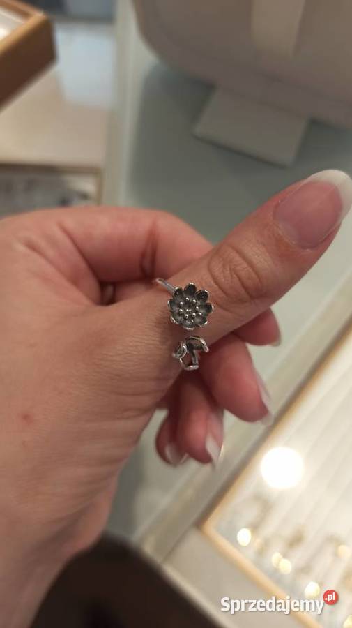 Srebrny pierścionek UNIWERSALNY oksydowany z srebrne Warszawa