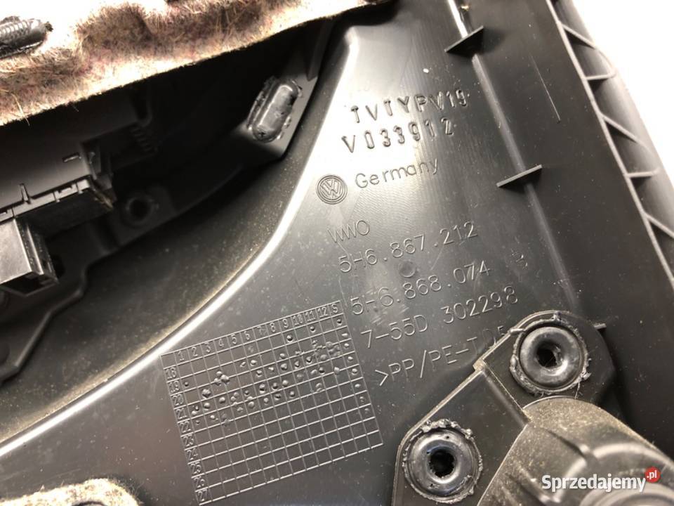 BOCZEK DRZWI PRAWY TYŁ VW GOLF VIII Hatchback podkarpackie