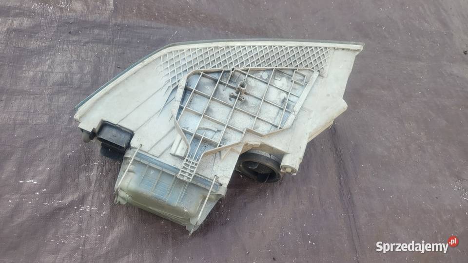 SKODA OCTAVIA II LAMPA PRAWA PRZOD REFLEKTOR Ruda Śląska sprzedam