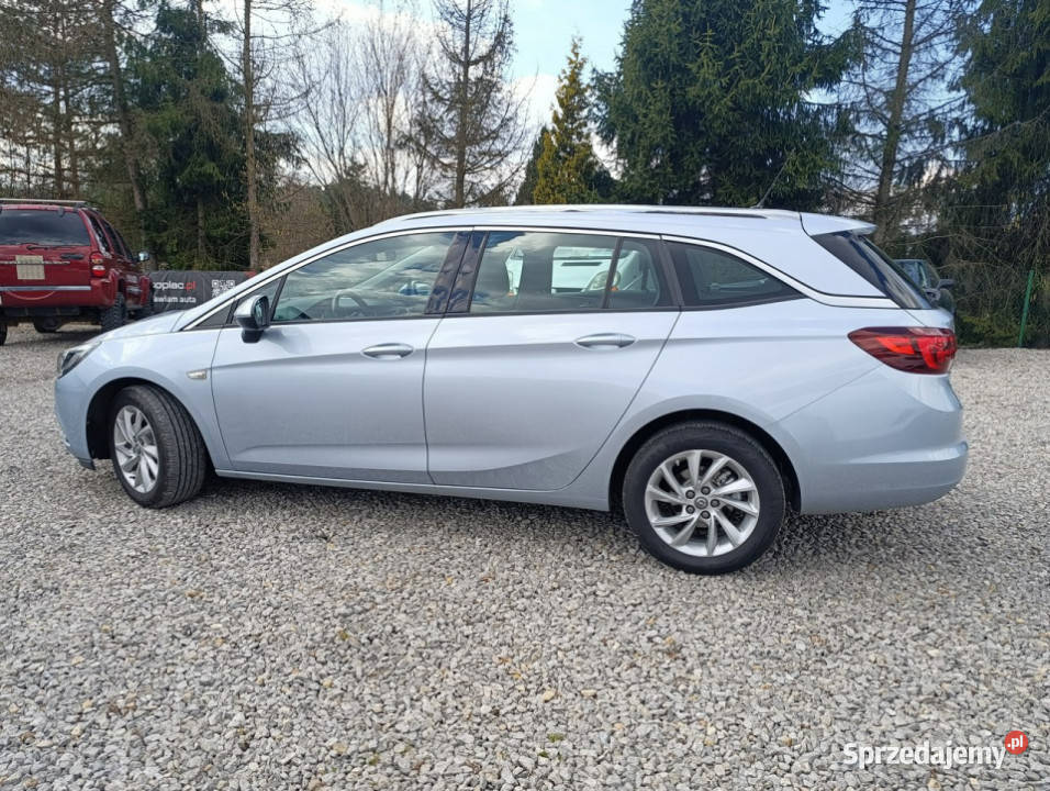 Opel Astra Astra Sports Tourer Bezwypadkowa mały bluetooth Dulowa