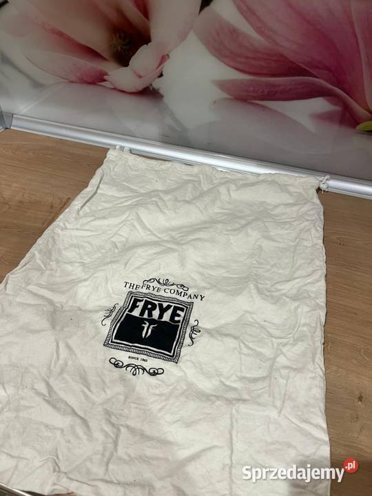 Białe etui worek z czarnym wzorem pomorskie Gdańsk