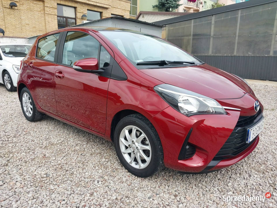 Toyota Yaris 15 benz SALON pierwszy wł 100 wiśniowy Warszawa
