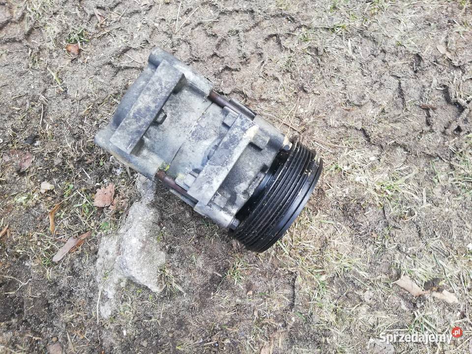 Mazda Tribute 2002 auto odjechało kilka rzeczy terenowe mazowieckie Warszawa
