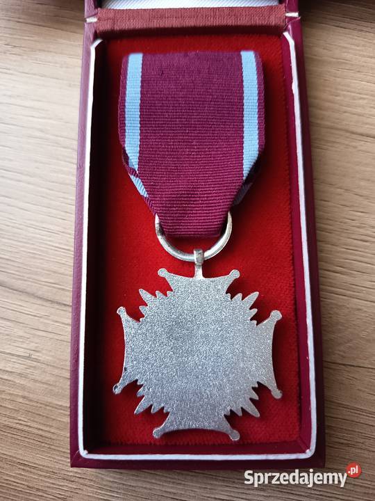 Krzyż Zasługi RP z dokumentem sprzedam