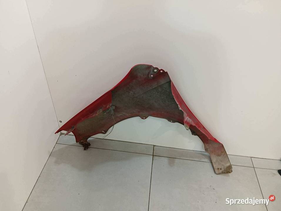 BŁOTNIK PRAWY PRZÓD CZERWONY Toyota Yaris I Błotniki