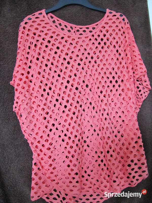 Ażurowa bluzkanarzutka w koralowym kolorze 2250