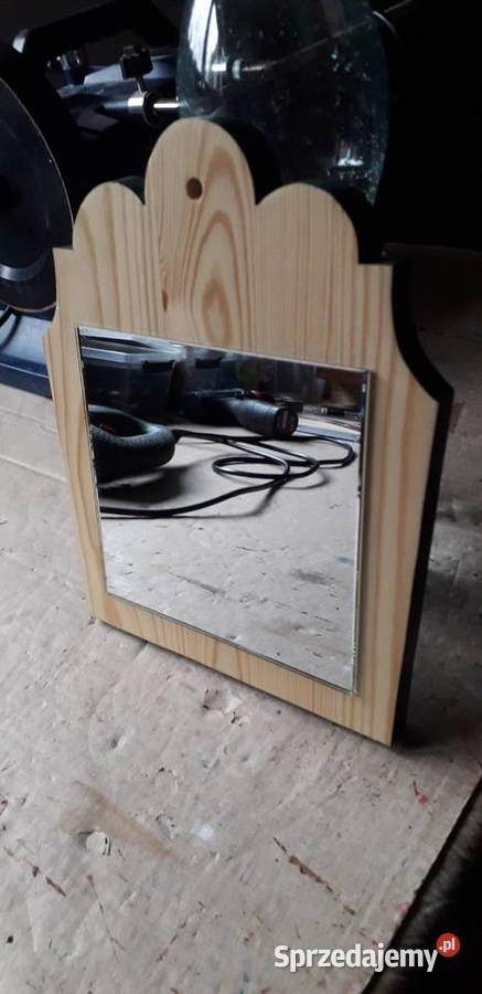 Ozdobne lusterko na desce sprzedam