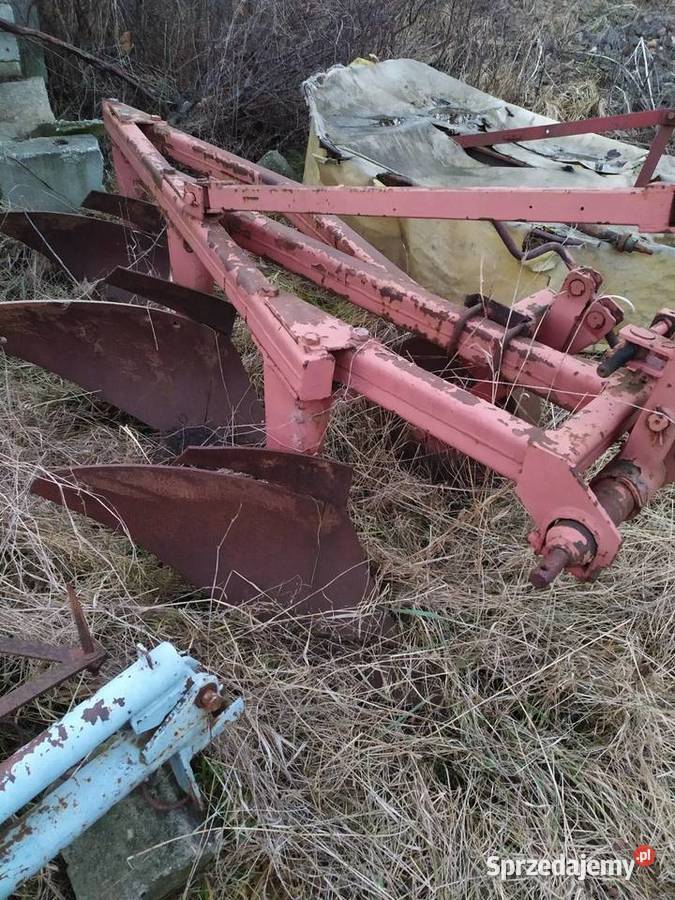 Pługi 3 skibowe na wysokiej słupicy Pługi świętokrzyskie