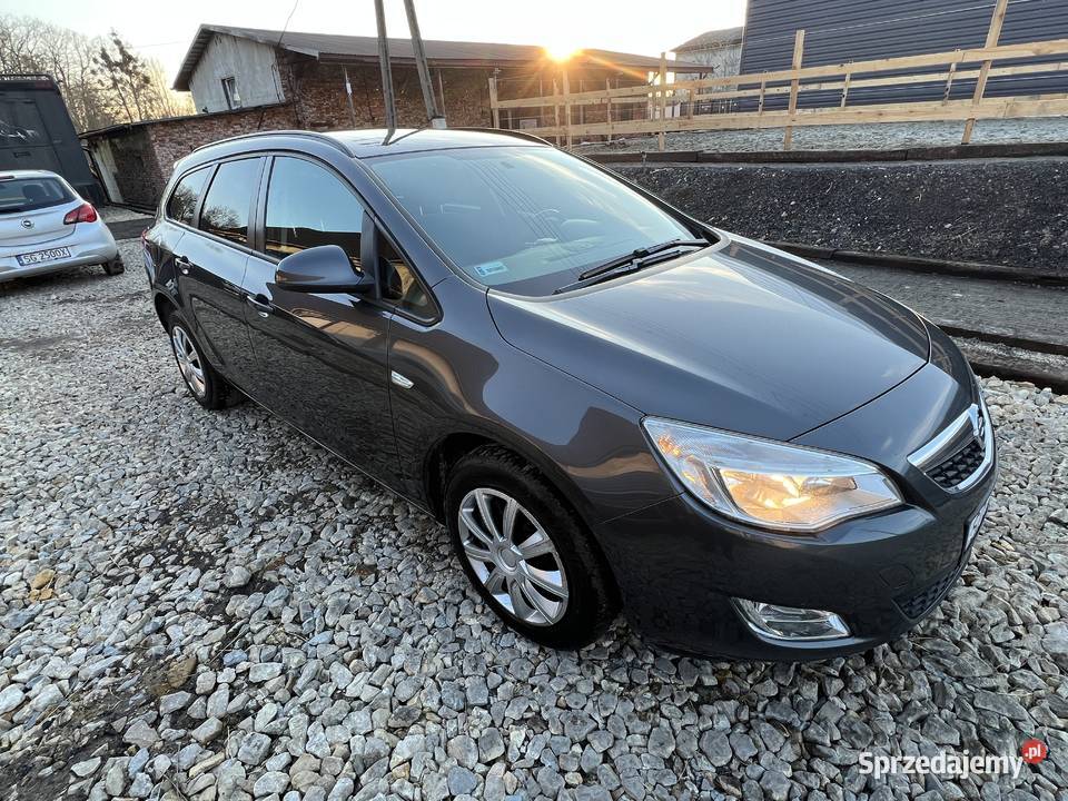 Opel Astra 17 diesel 2012 110 269 bezwypadkowa Zamość
