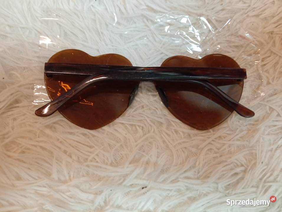 Brązowe okulary przeciwsłoneczne serca serce