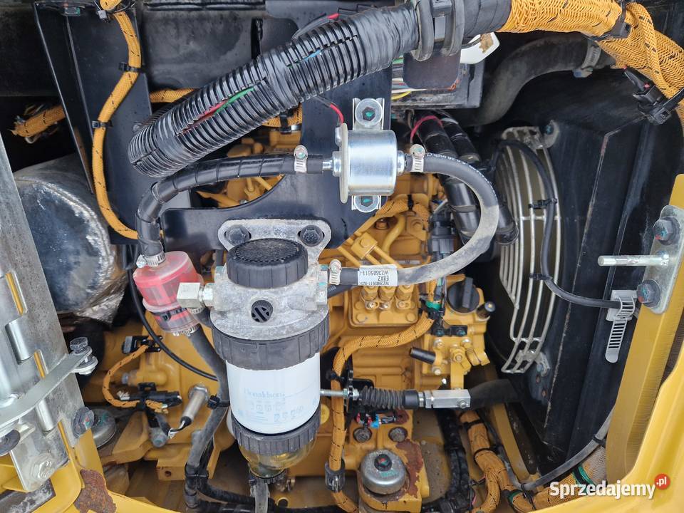 Minikoparka CAT 3027 CR 2021r nowy model 2000mtg Rok produkcji 2021 Koparki