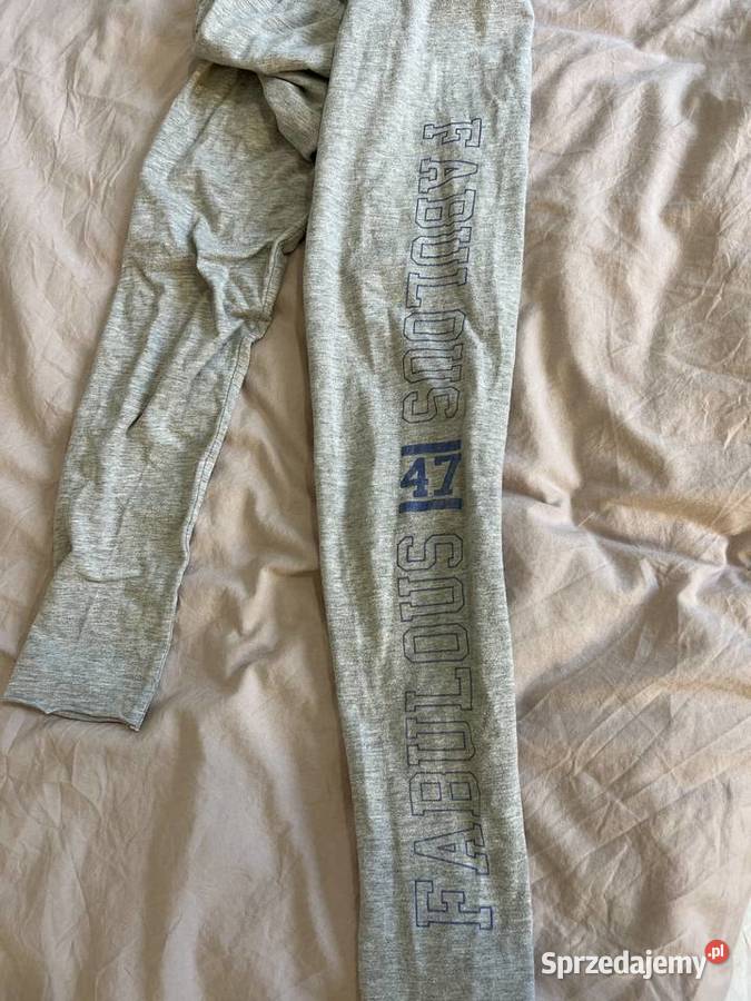 Szare legginsy getry z napisem na boku HIT