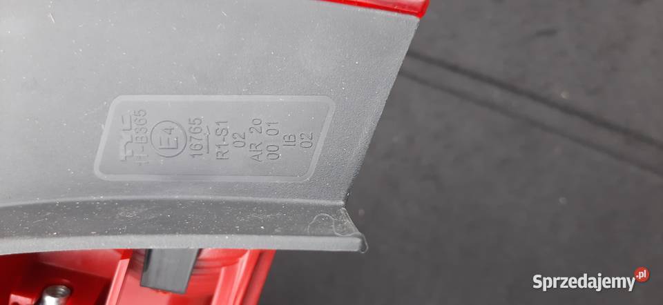 AUDI A4 B8 LAMPA PRAWA TYŁ TYC BEZ LED Kościerzyna