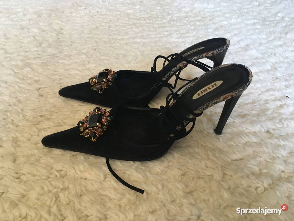 Piękne klaki wyjściowe Lezilla inna wielkopolskie Piła sprzedam