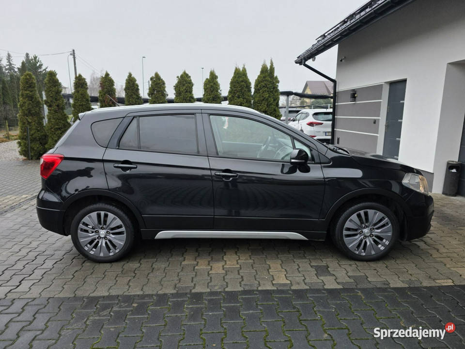 Suzuki SX4 SCross nawigacjakamera relingi dachowe Żabno