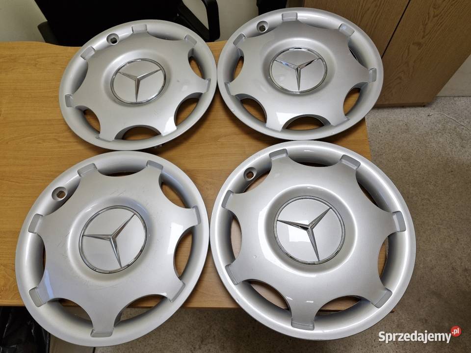 Mercedes 203 C Klasa Kołpaki 2034010024