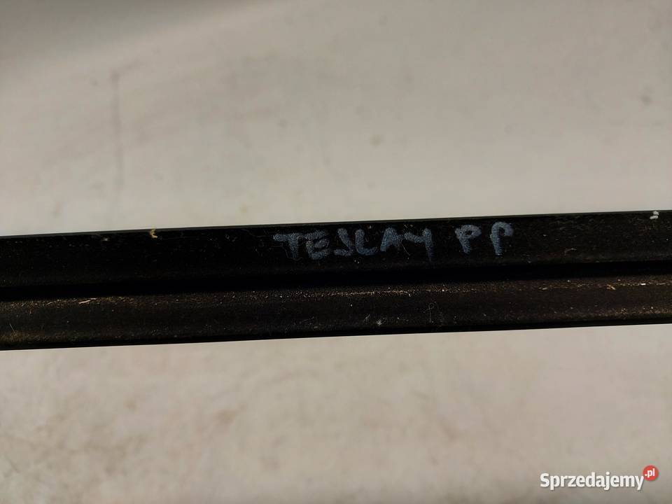 TESLA MODEL Y 2023r Listwa parapet drzwi przód osobowe