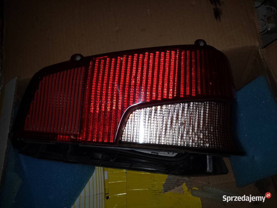 Lampy tylne Peugeot 106r model 1 1996r Rok produkcji 1999 podkarpackie