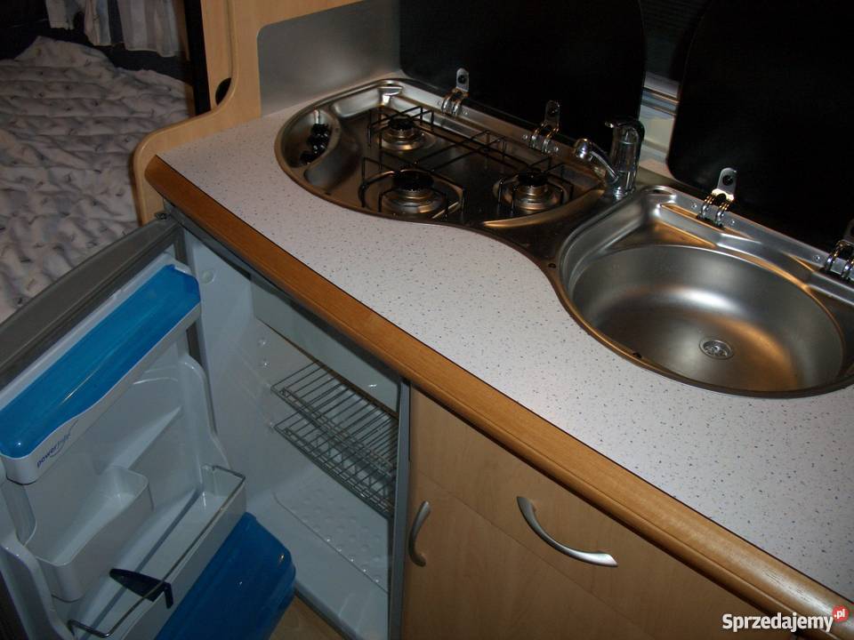 przyczepa Hobby 440 przedsionekdmc 1200 Rok produkcji 2003