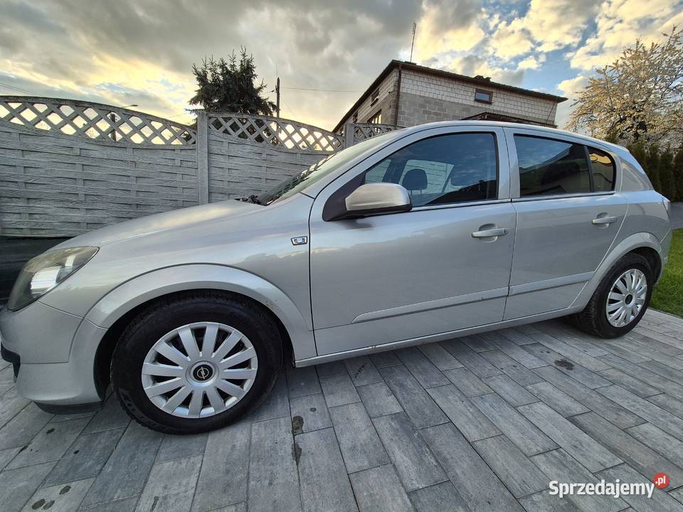 Opel Astra H 17CDTI 2006 r przebieg 271 poduszka powietrzna Wierbka