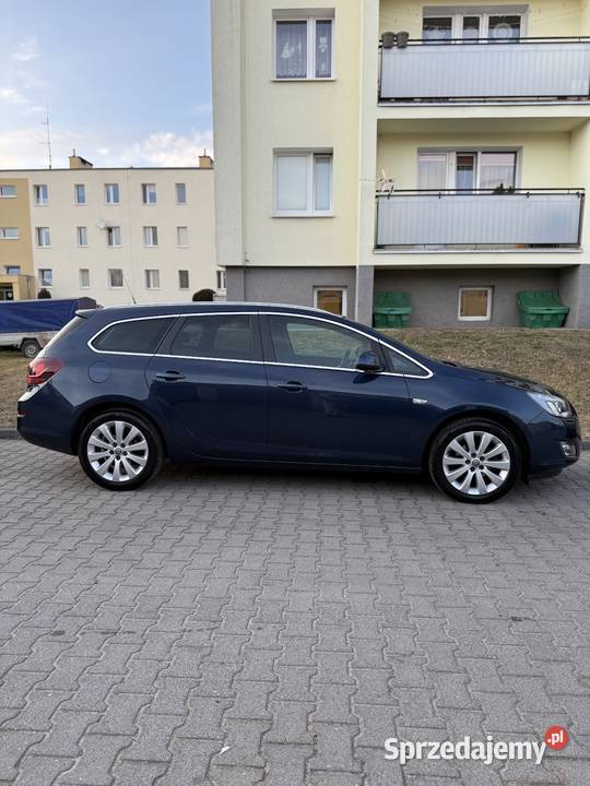 Opel Astra J Cosmo 14 turbo 140 biksenon Kórnik