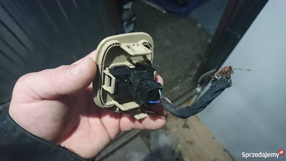 Mercedes e klasa W 210 włącznik przełącznik szyb wyposażenie elektryczne Chmielnik
