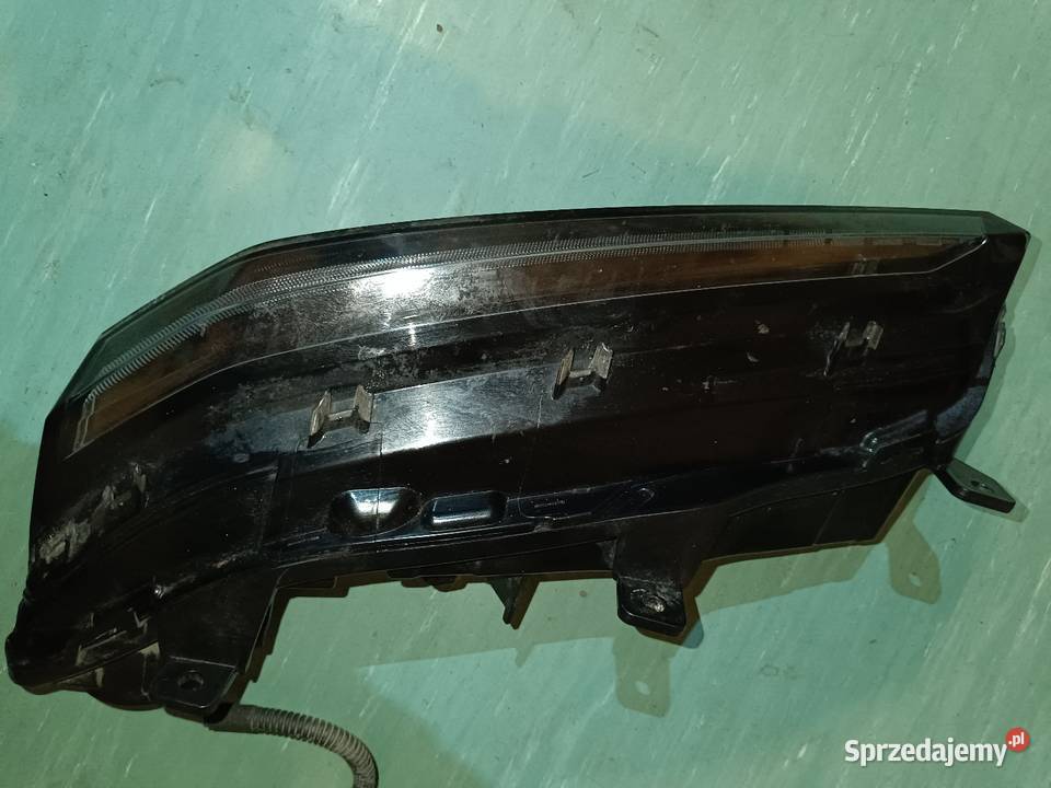 PEUGEOT 308 T10 HALOGEN LED KIEŁ PRAWY Biskupice