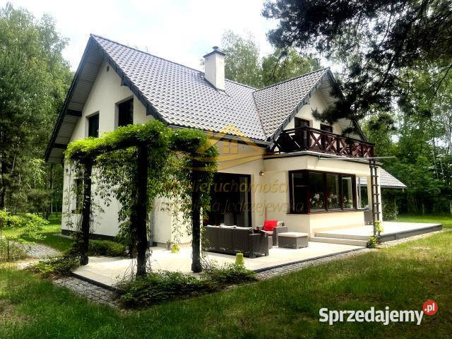 sprzedaży domu wolnostojącego 200m2 Jaktorów asfalt