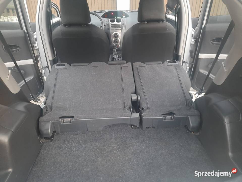 TOYOTA YARIS 13 BENZYNA 101 6 BIEGÓW