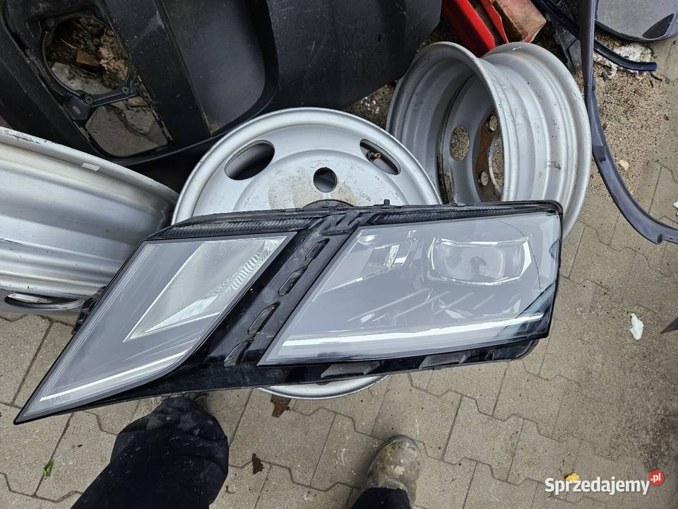 Skoda Oxtavia 3 III Lift Lampa Lewa Przednia
