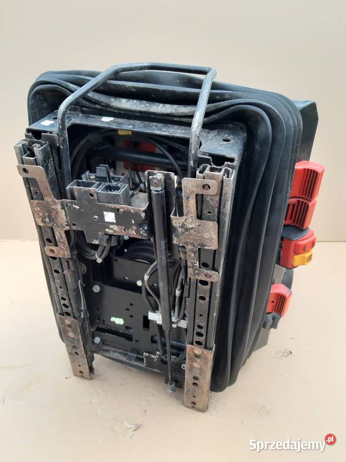 MERCEDES ATEGO FOTEL LEWY KIEROWCY AXOR Bieleń