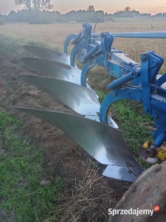 Pług 3 skibowy obrotowy resor non stop Piórków
