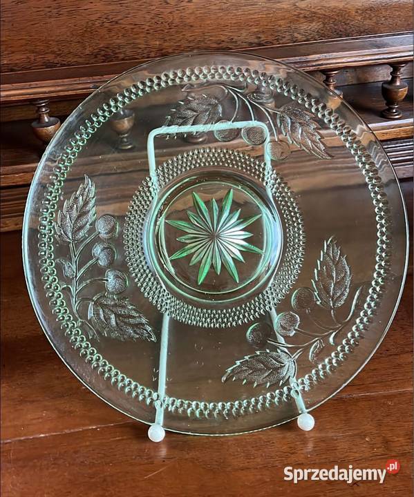 Zielona szklana patera Dekor to wiśnie na Gdańsk