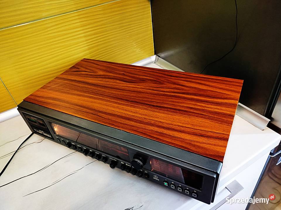 Tesla 3606A to stacjonarny stereofoniczny