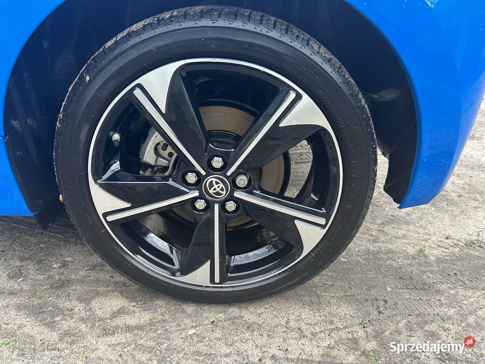 TOYOTA YARIS 15 135 HYBRIDnajbogatrza wersja GR Nadarzyn
