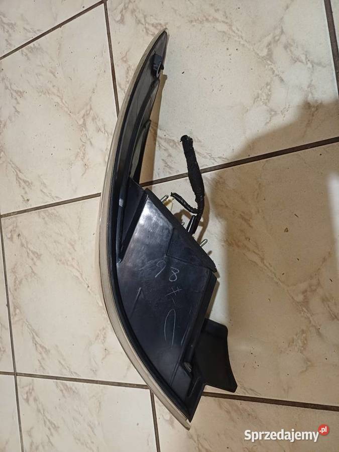 Lampa tylna prawa Mazda 6 Kombi GH 2011 r Rok produkcji 2010 Lampy tylne Domiarki sprzedam
