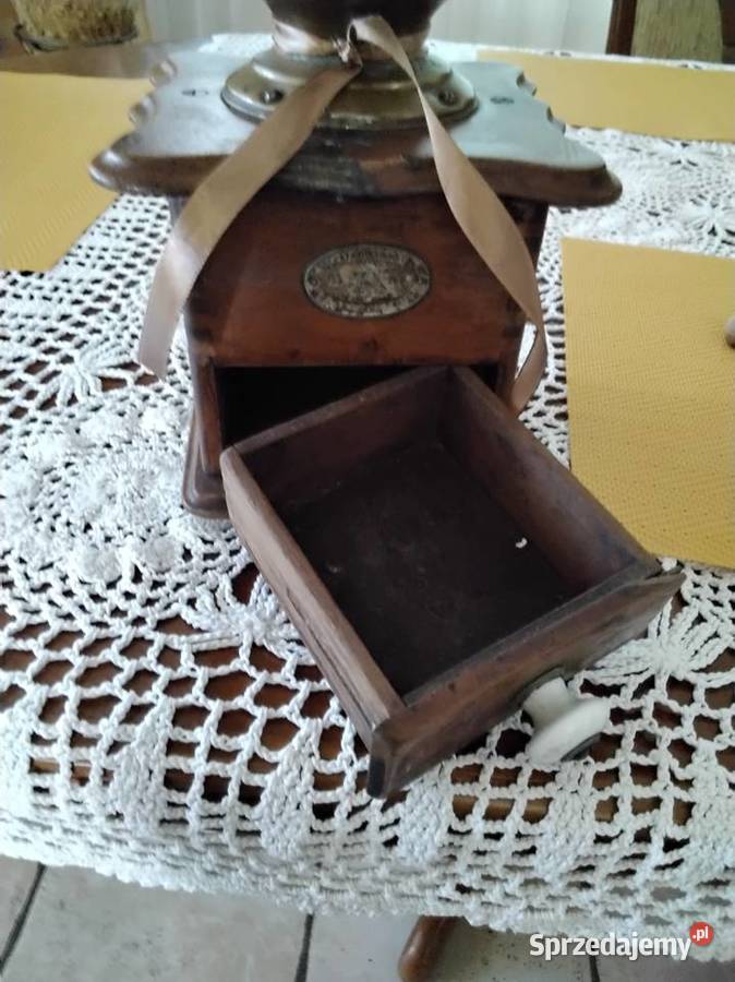 Stary młynek z porcelanowym uchwytem sprzedam